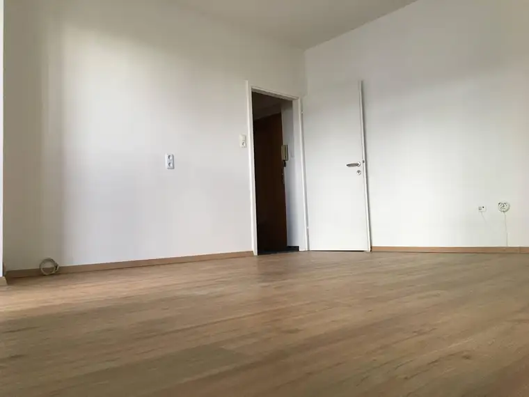 Tolle Wohnung in Straßgang mit Balkon und Parkplatz