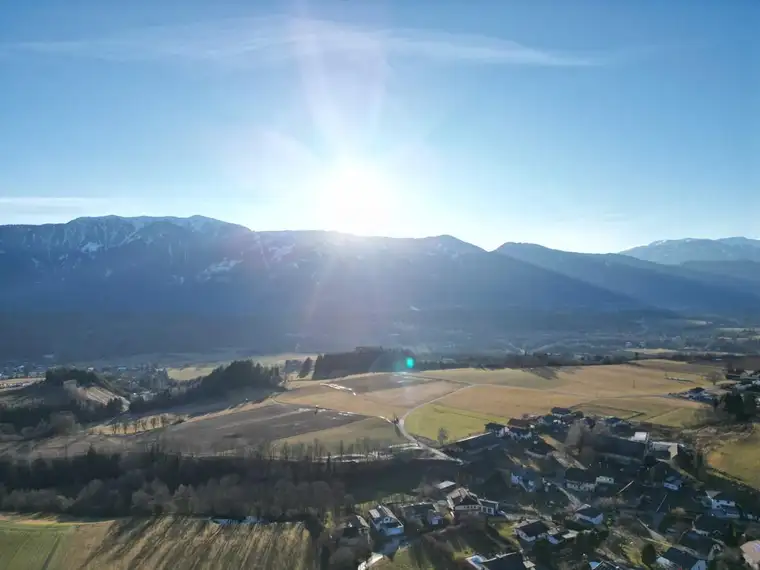 Sonnige Dachgeschosswohnung mit traumhafter Aussicht und Gemeinschafts-Pool am Millstättersee