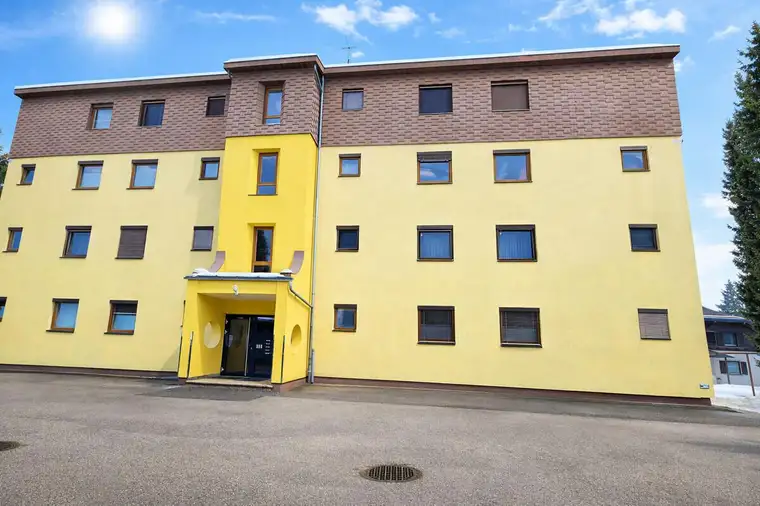 Helle großzügige Wohnung in idyllischer Lage nahe dem Weißensee