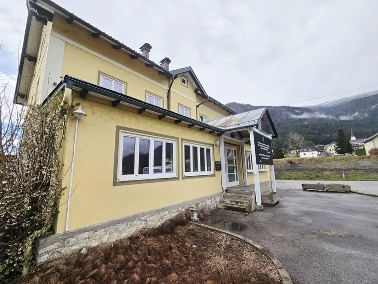 Geräumiges Büro/Betriebsstätte/Ordination in der Gemeinde Weissenstein mit Parkplätzen