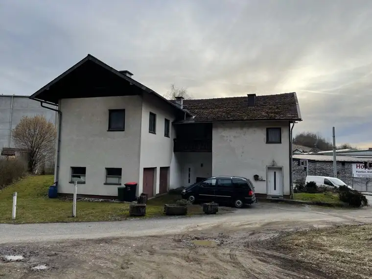 Grundstück mit Bestandsgebäude und Baugenehmigung für 5 Wohneinheiten