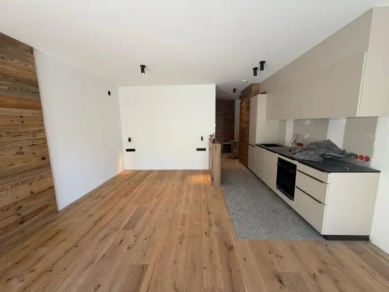 🏡 TOP 41 · 1-Zimmer-Erstbezug, 40 m² mit Terrasse &amp; Garten, vollmöbliert – Ladis