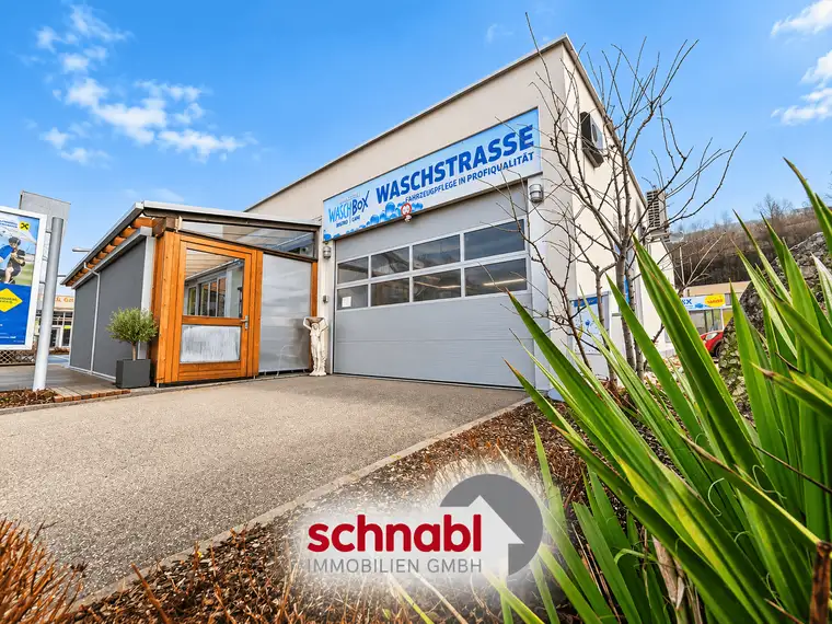 Waschanlage mit Bistro