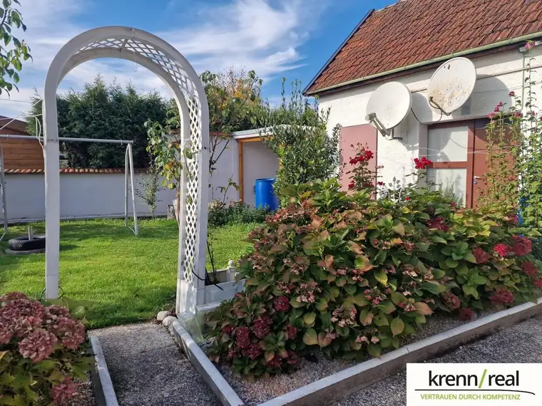 Für Großfamilien oder Anleger: Mehrfamilienhaus mit 3 Wohneinheiten in zentraler Lage!