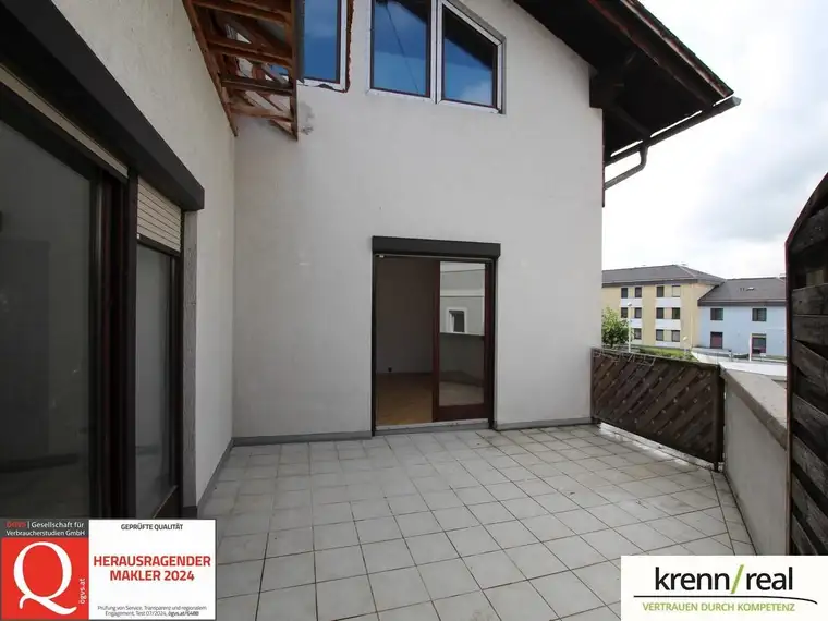 Geräumige Wohnung mit Terrasse und Garagenplatz