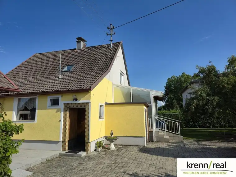 Charmantes Eigenheim mit großem Garten in ruhiger Siedlungslage