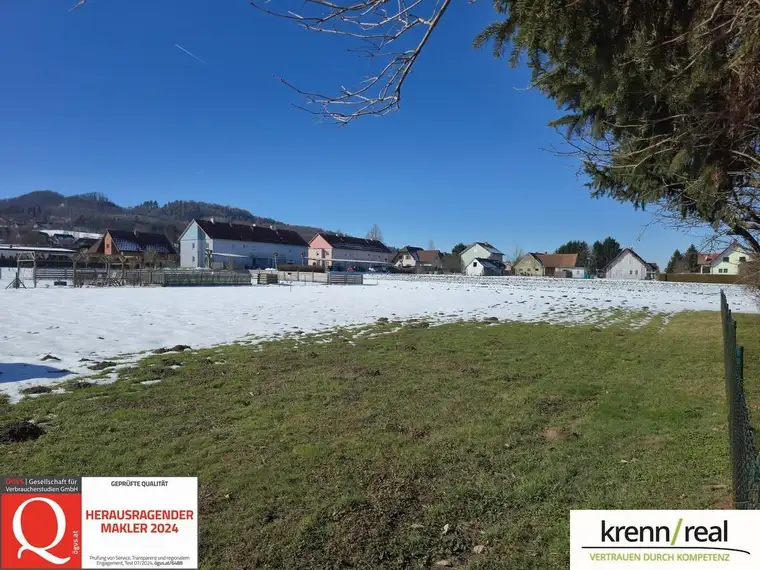 Sonniges Baugrundstück in ruhiger Lage