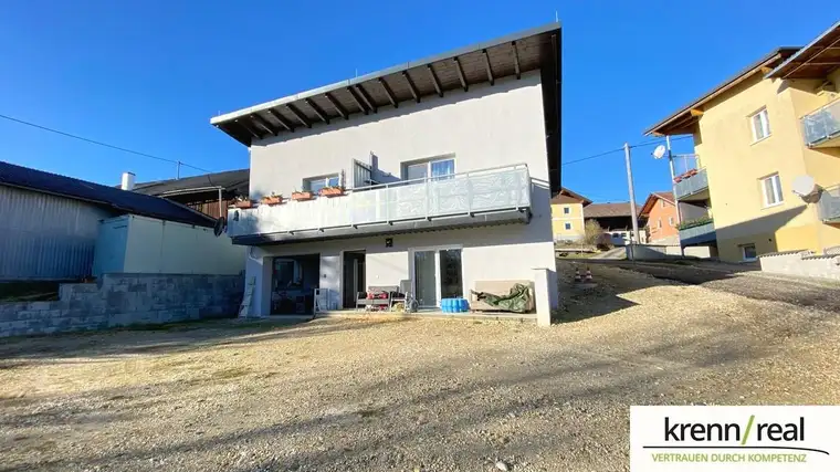 Kompakte Eigentumswohnung mit Terrasse und Garage