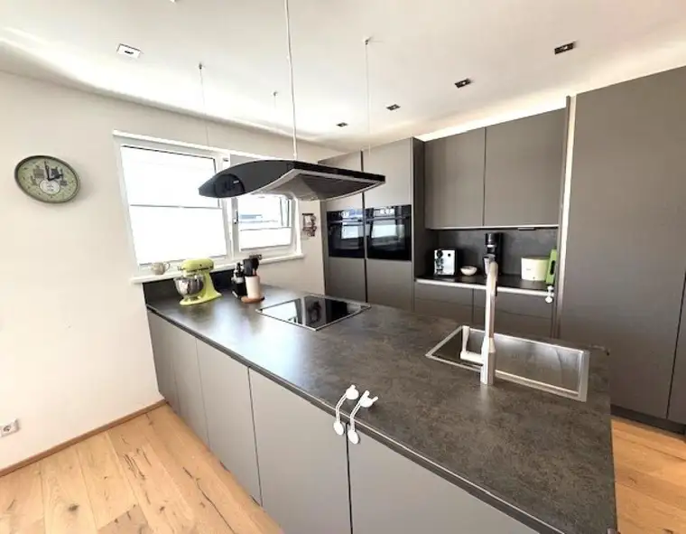 Exklusive Dachgeschosswohnung mit sonniger Süd-Terrasse in Mils