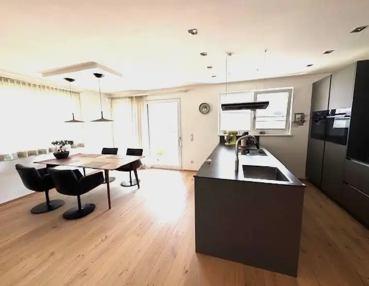 Exklusive Dachgeschosswohnung mit sonniger Süd-Terrasse in Mils