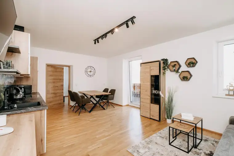 Alpine Auszeit nahe Kreischberg – Ferienresidenz mit Westbalkon