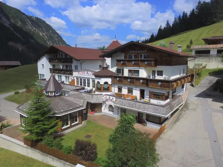 Zugspitzregion Tirol - Hotel in den Bergen