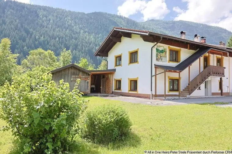 Naturparkregion Lechtal Wohnhaus mit zwei Wohnungen