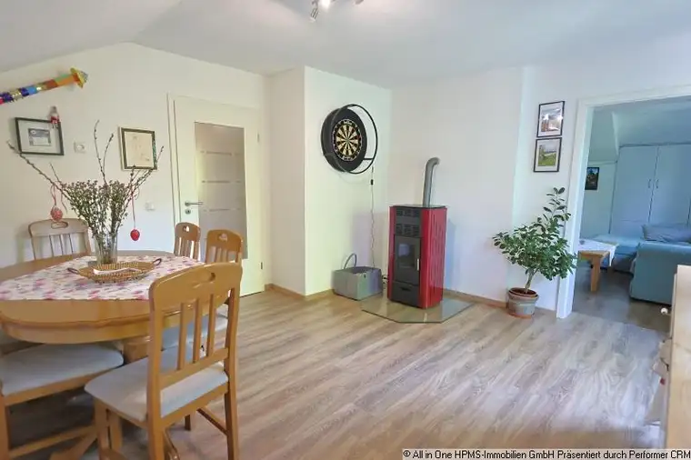 Dachgeschoßwohnung in breuhigter Zentrumsnähe