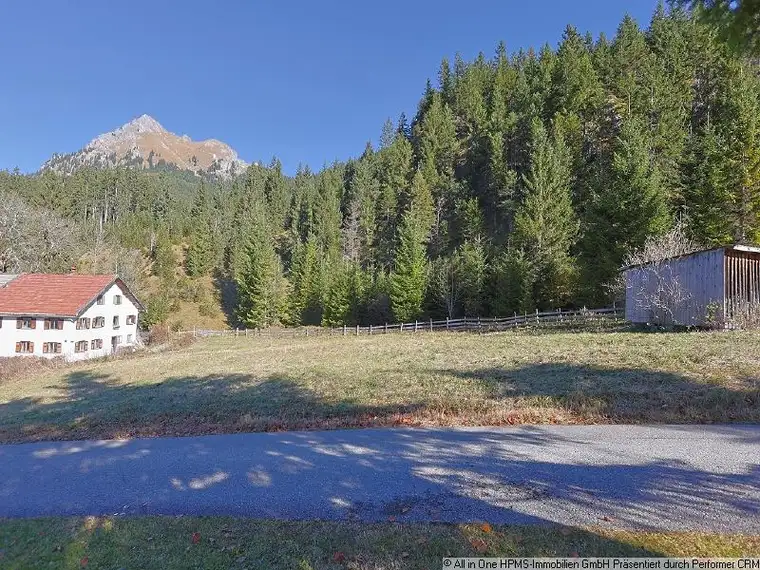Idyllisches Grundstück am Waldrand in Grän

