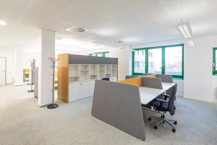 Moderne Bürofläche mit Großraum, Besprechungszimmer und Tiefgarage | Wien 22