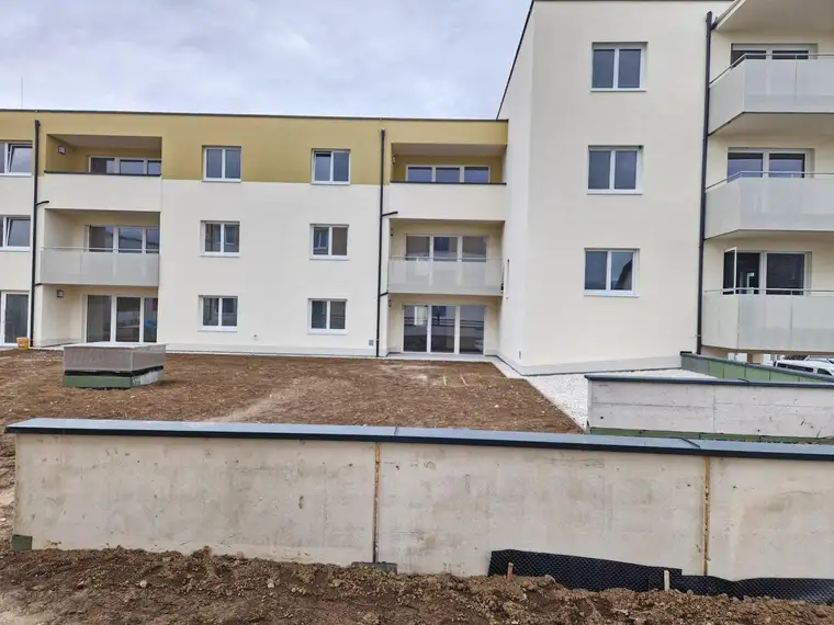 Neubau Dachgeschoßwohnung in Vorchdorf zu kaufen: 3 Zimmer, Tiefgarage, Loggia, schlüsselfertig!