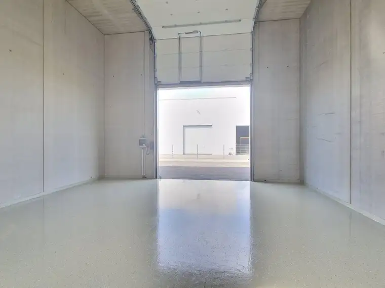 Renditeobjekt Top 3! Vermietete Halle im Gewerbegebiet Asten, nahe der Autobahnauffahrt!