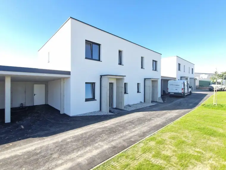 Top 2: Rascher Baufortschritt! Schlüsselfertige Doppelhaushälfte mit 5 Zimmern, Carport, Terrasse, Eigengarten!