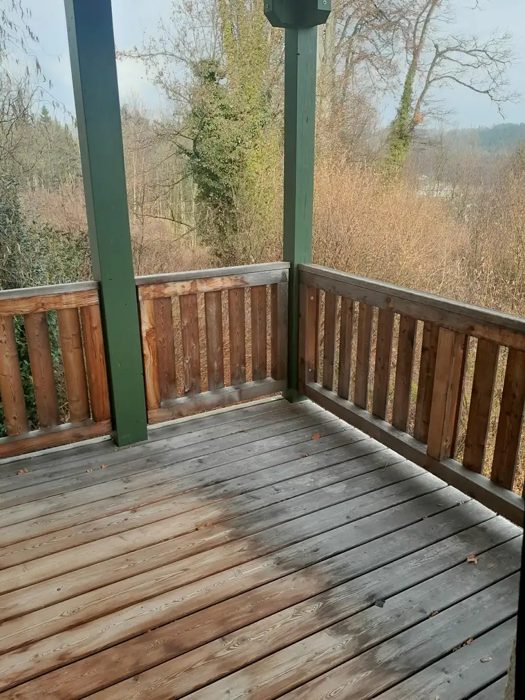 gut aufgeteilte 4-Zimmer-WG mit 2 Balkonen