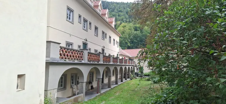 günstige Wohnung in Rothleiten / Schloss Weyer