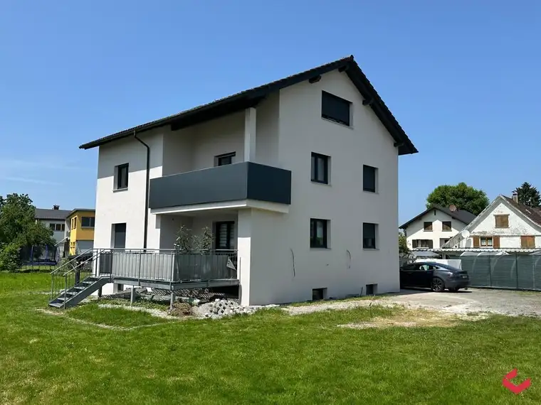 Neuwertige 3,5-Zimmerwohnung mit Balkon in attraktiver Lage in Fußach zu vermieten!