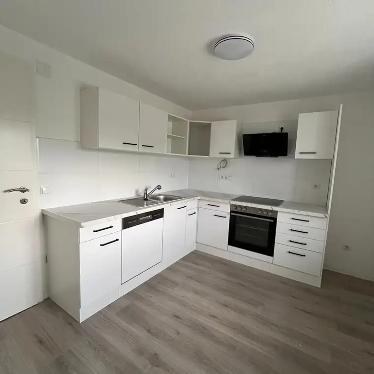 Neuwertige 3,5-Zimmerwohnung mit Balkon in attraktiver Lage in Fußach zu vermieten!