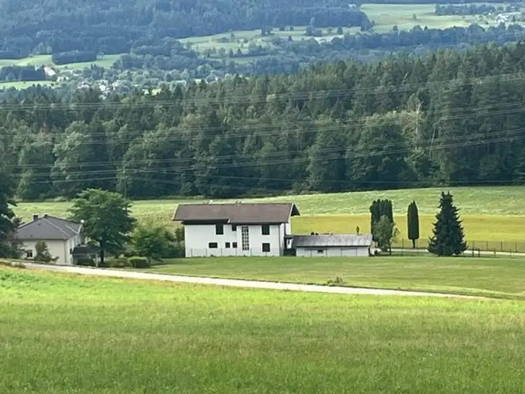 Ehemalige Gästepension mit traumhaften Blick auf die Karawanken - wenige Kilometer von Velden am Wörthersee entfernt