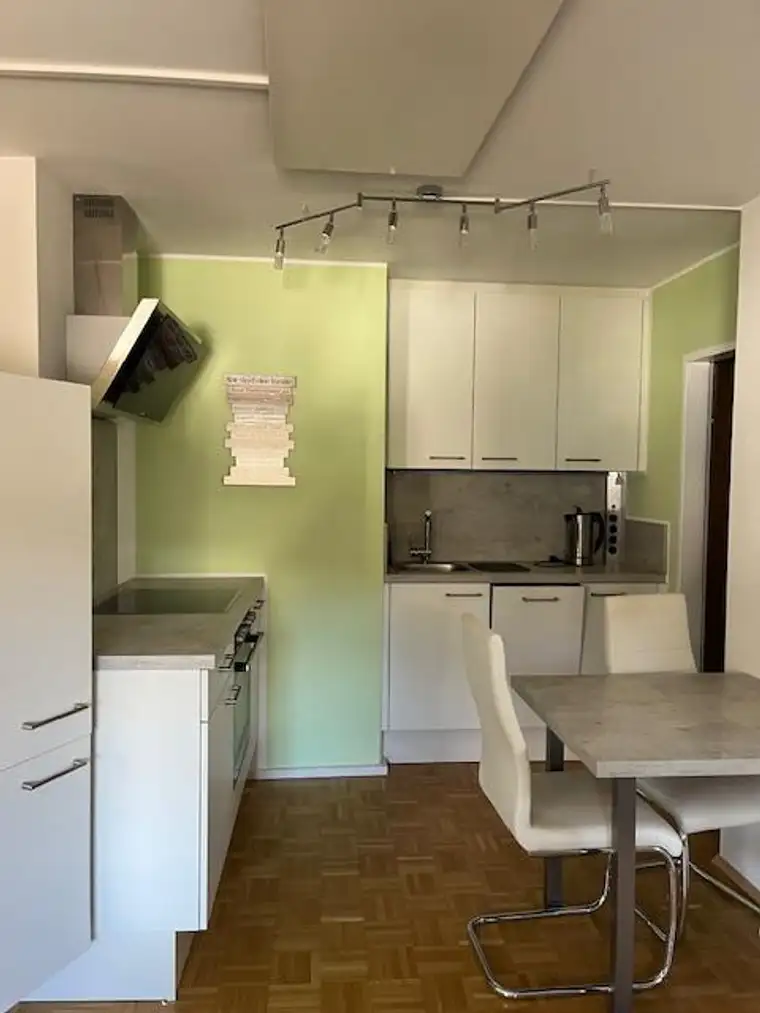 DACHGESCHOSSWOHNUNG - VOLL MÖBLIERT - NAHE FAAKER SEE