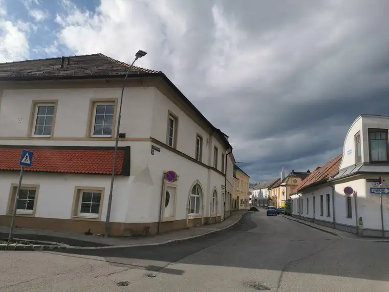 Anlegerhit: Wohn- und Geschäftshaus im Zentrum der Bezirkshauptstadt Neunkirchen zu verkaufen