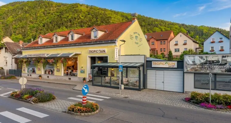 Seltene Gelegenheit: Vielseitig nutzbare Liegenschaft mit Zukunftsperspektive