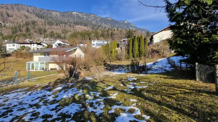 Sonniges Grundstück in bester Lage zu verkaufen