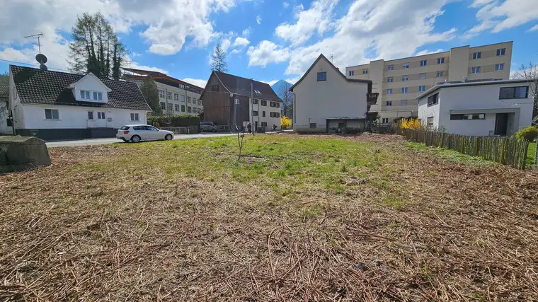 Sonniges Baugrundstück in zentraler Lage