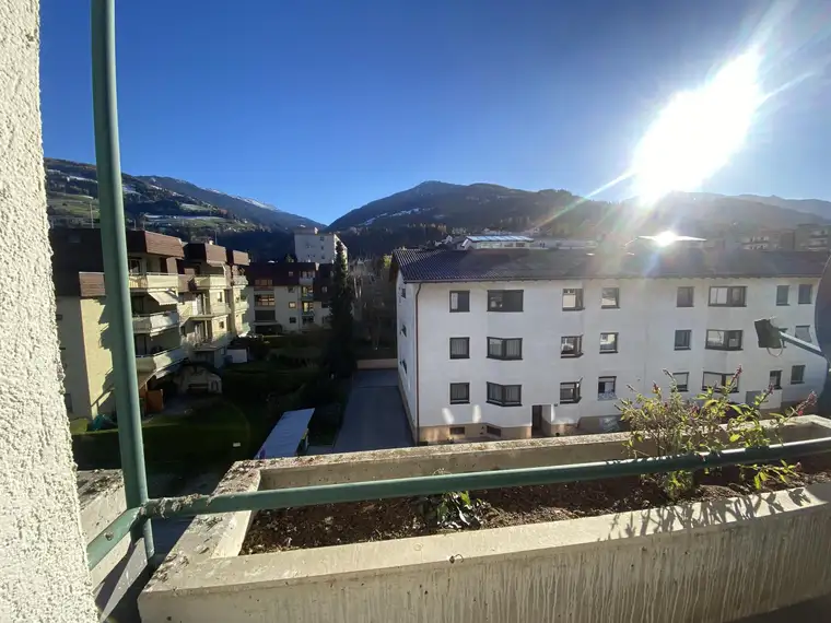 2 Zimmer Dachwohnung mit Loggia