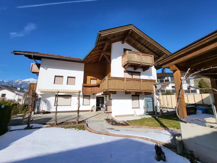 Haus mit großer Werkstatt