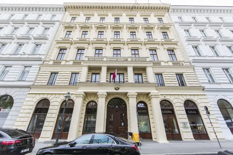 Nicolas Büttner, Moritz Immobilien