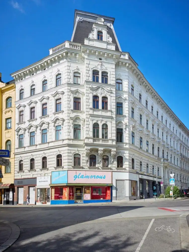 Nicolas Büttner, Moritz Immobilien