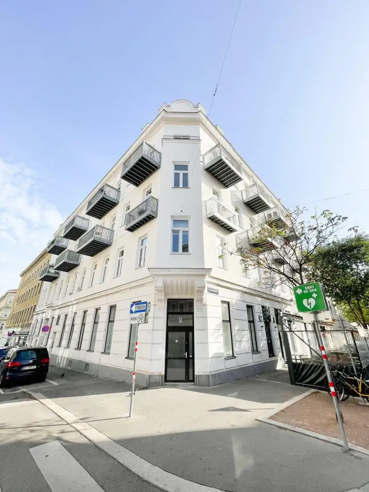 Nicolas Büttner, Moritz Immobilien