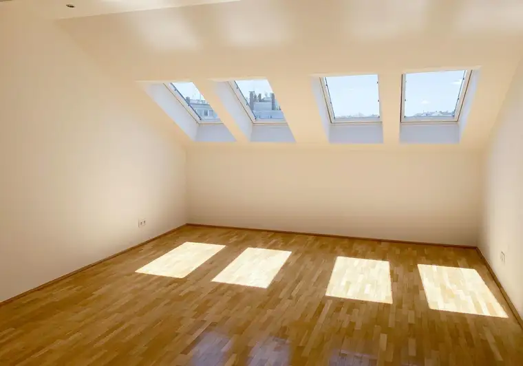 Nicolas Büttner, Moritz Immobilien