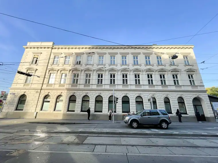 Nicolas Büttner, Moritz Immobilien