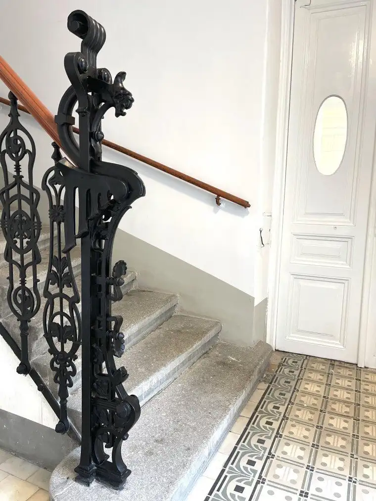 Anita Ochsenhofer, Moritz Immobilien