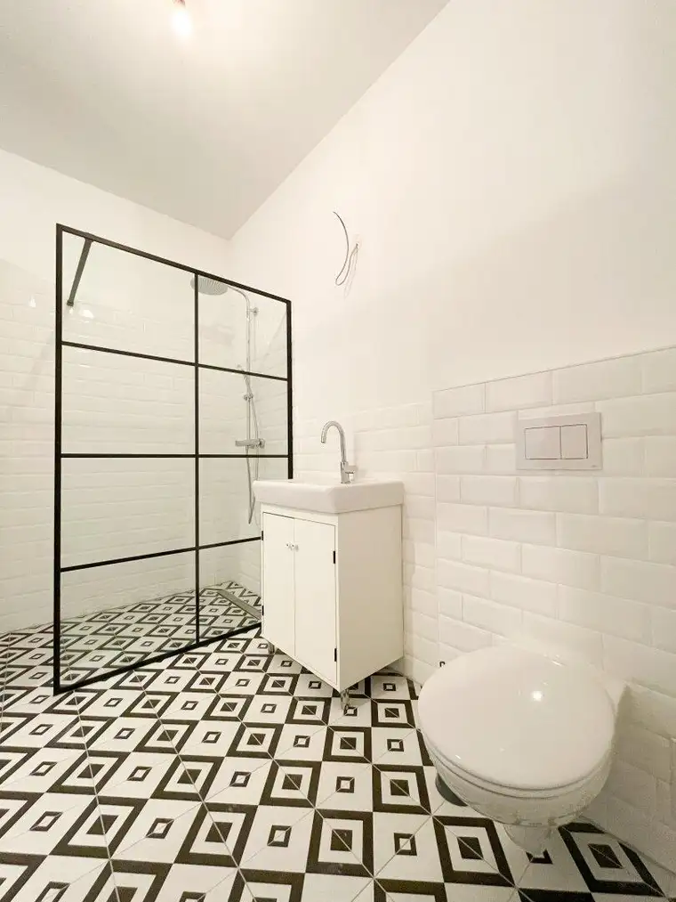 Klimatisierte neu SANIERTE 2-Zimmerwohnung inkl. neuer Küche im 3. Stockwerk (ohne Lift) | direkt bei der U3 SCHLACHTHAUSGASSE