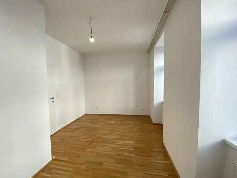 Helle 2-Zimmerwohnung in frisch saniertem Haus in 1170 Wien zu verkaufen! 5 Min. zur neuen U5 Station Elterleinplatz