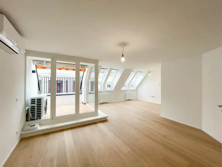 Nicolas Büttner, Moritz Immobilien