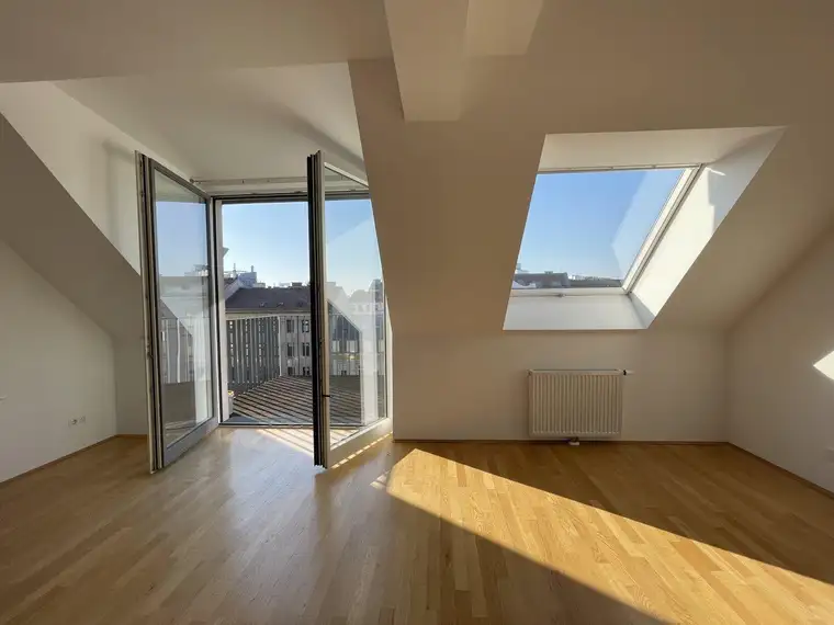 Anita Ochsenhofer, Moritz Immobilien