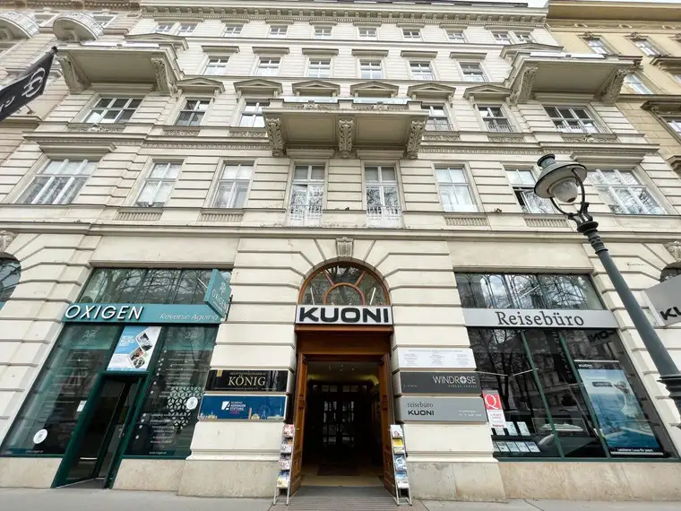 Exklusive 4-Zimmer-Altbauwohnung mit Blick auf das Hotel Imperial – Kärntner Ring, 1010 Wien
