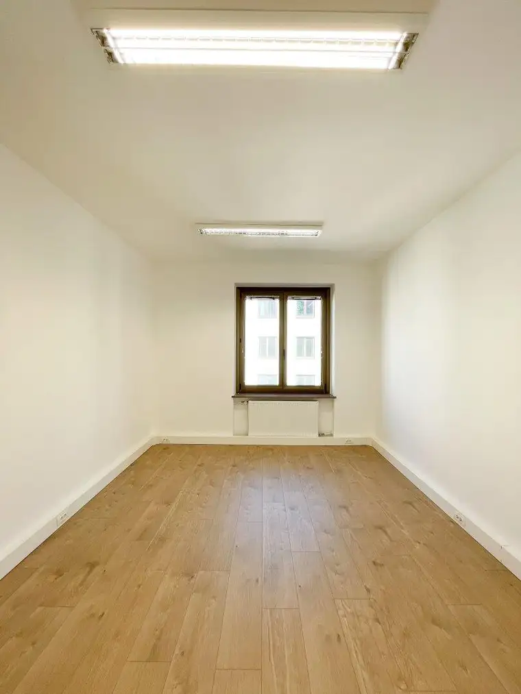 3 Zimmer Bürofläche mit Innenhofbalkon in 1010 Wien zu vermieten