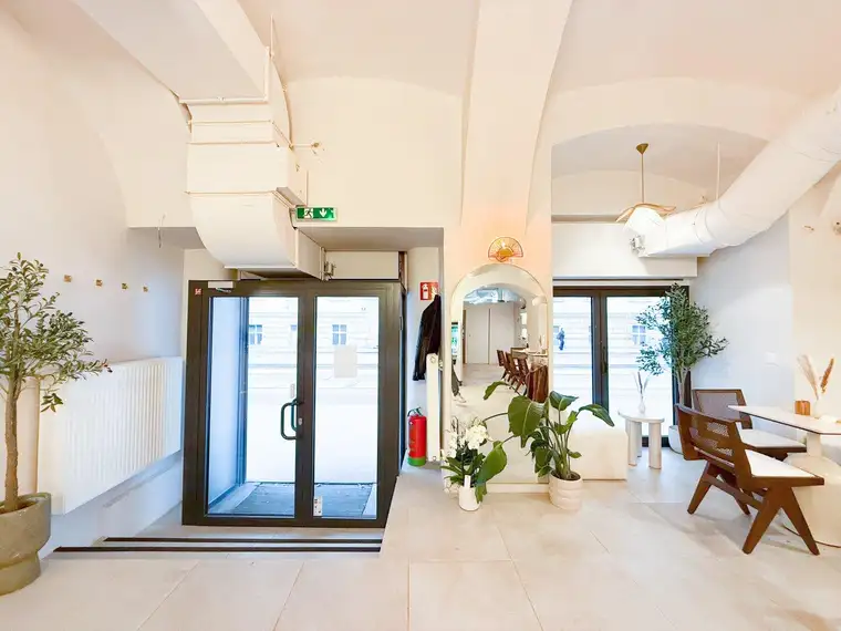 Nicolas Büttner, Moritz Immobilien