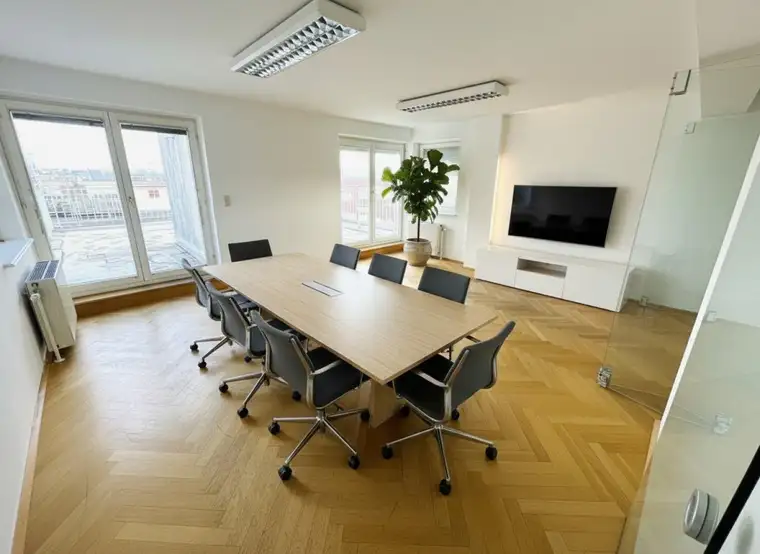 Julia Koch, Moritz Immobilien