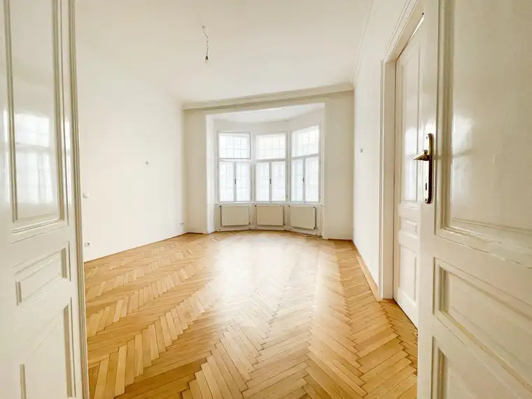 ☀️ SOMMERAKTION: 50 % Provisionsnachlass! NÄHE UNGARGASSE: Stilvoller Wiener Altbau | 4 Zimmer | Balkonbewilligung